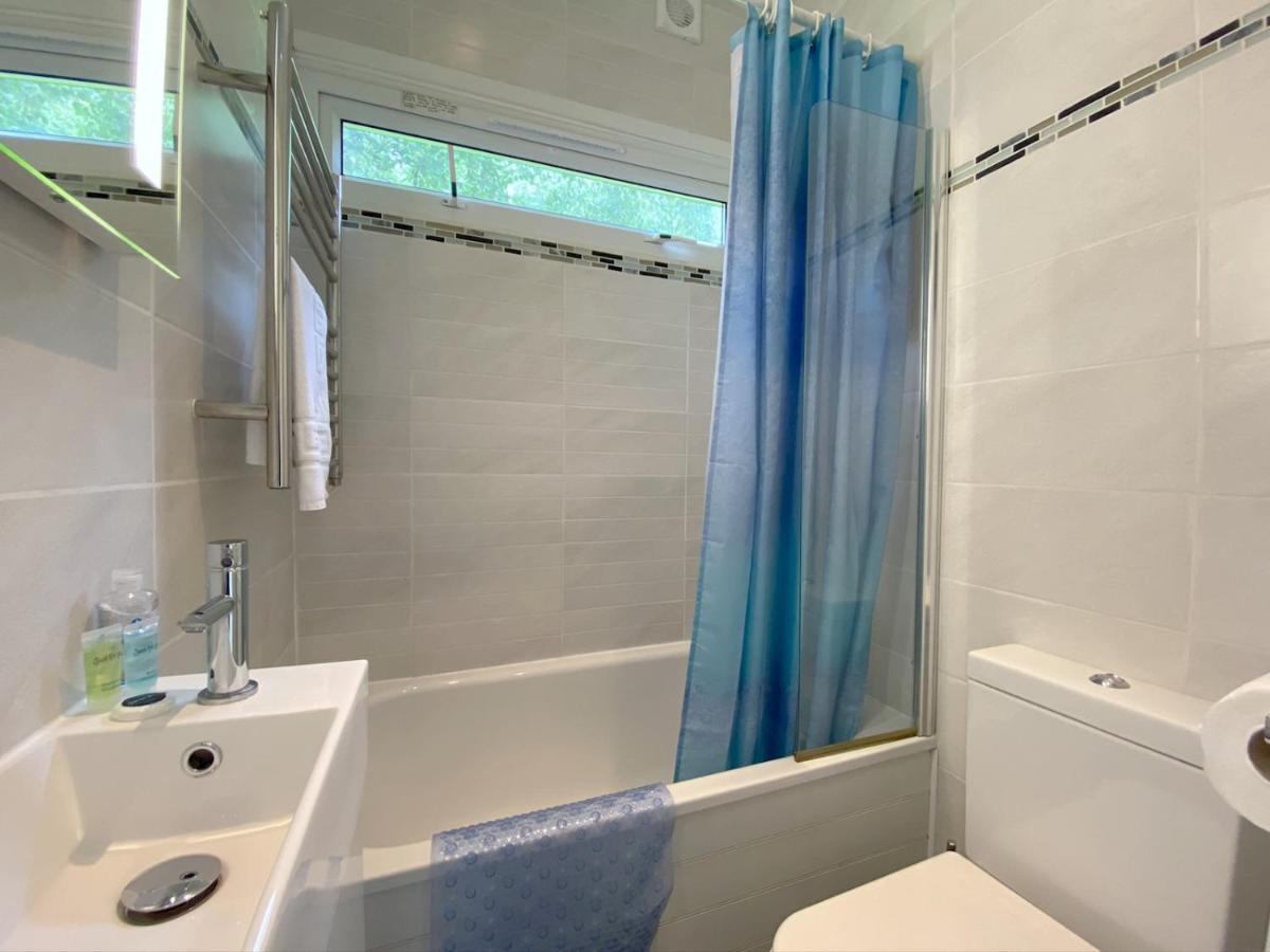 Pass The Keys Gower Beach Staycation Caswell Bay - Sleeps 4 Суонси Экстерьер фото