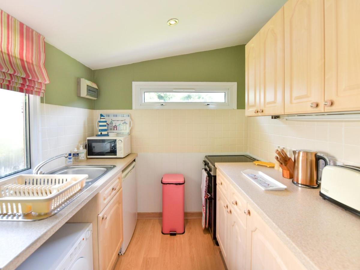 Pass The Keys Gower Beach Staycation Caswell Bay - Sleeps 4 Суонси Экстерьер фото